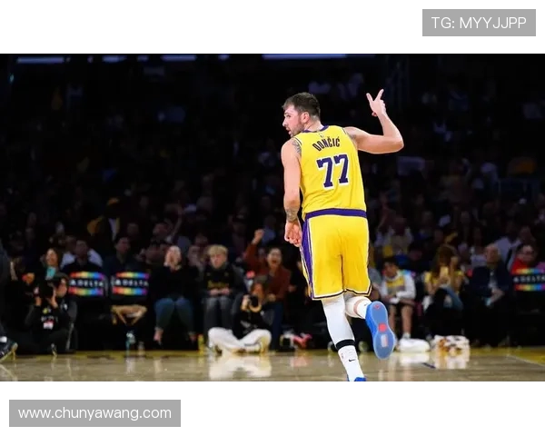 东契奇35+9+13艾顿22+10文班19+8助阵湖人险胜马刺